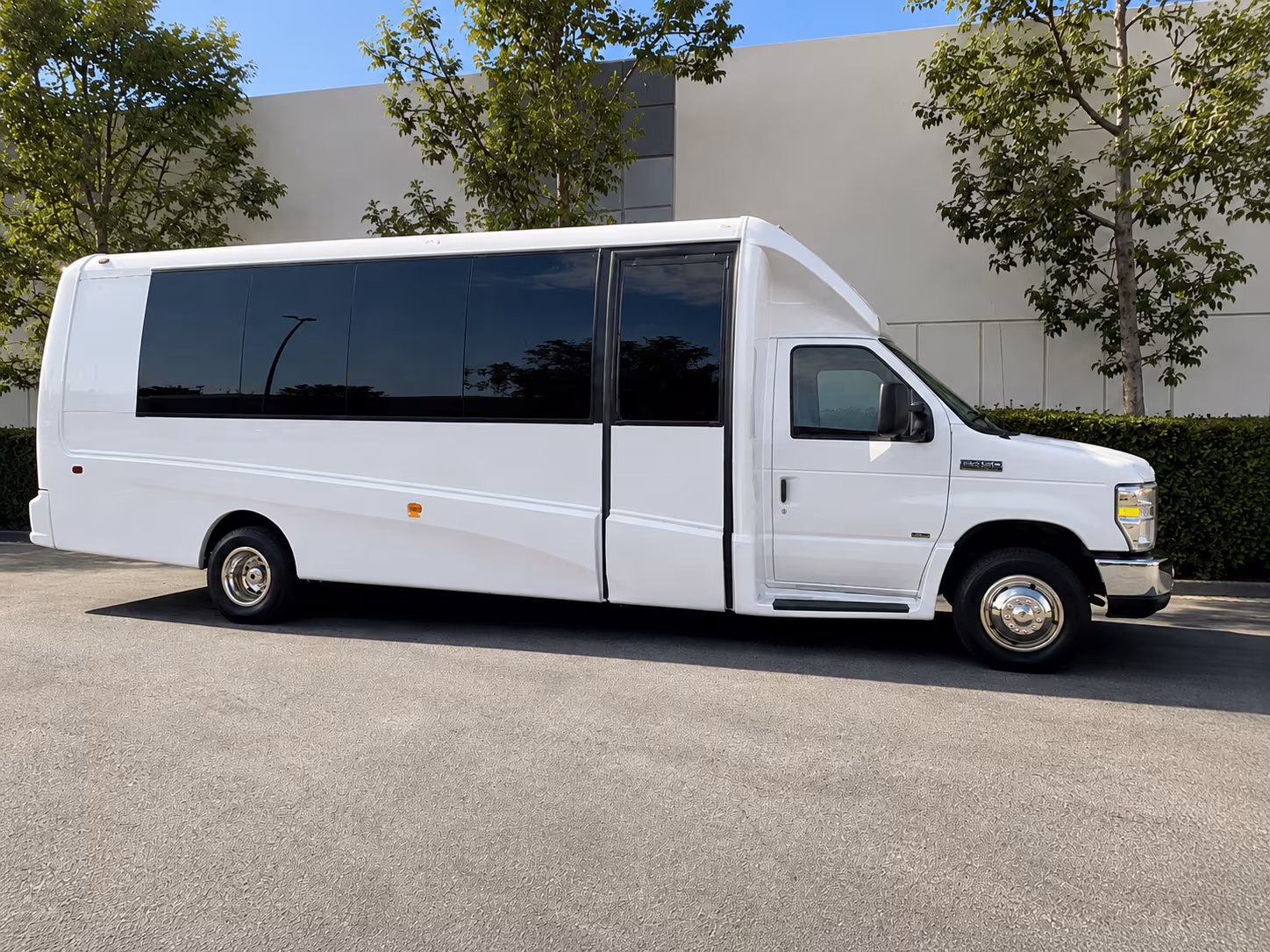 book a bus for your next wine tour 4
