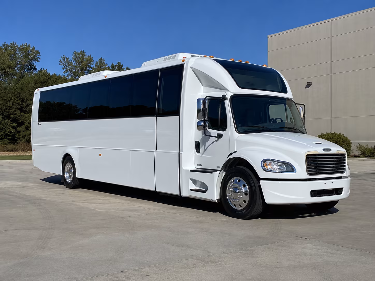 santa clara 28 passenger party bus