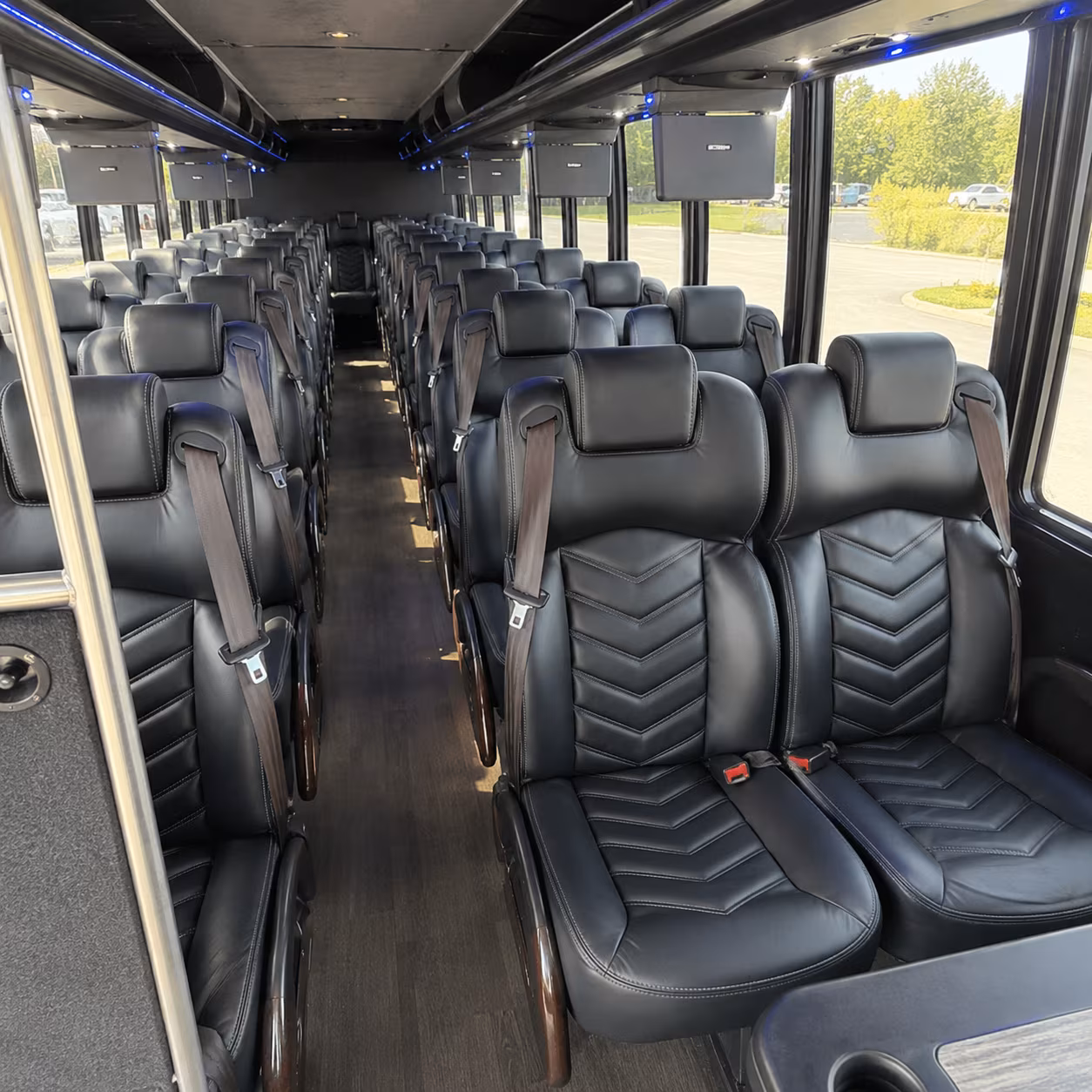 why rent using santaclaraminibuscompany com